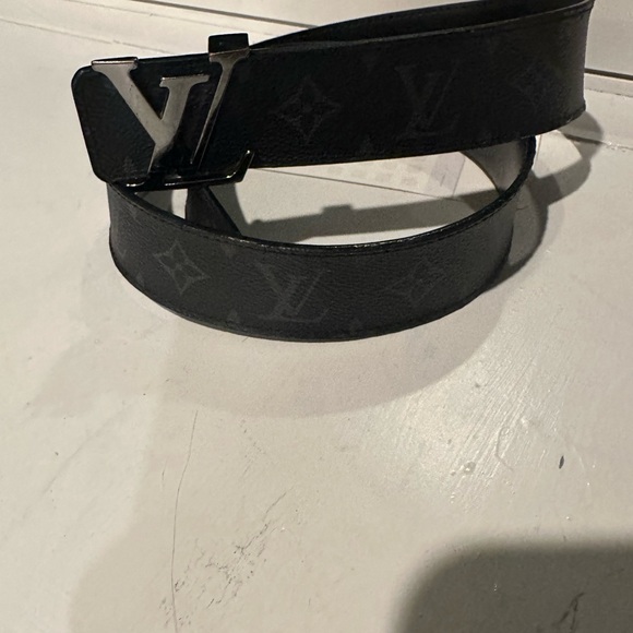 Louis Vuitton Initiales Eclipse 40MM Belt - 85cm/35 inches - Picture 2 of 15